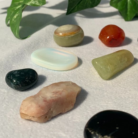 12pc Healing Natural Stones Bundle - Picture 3 of 9